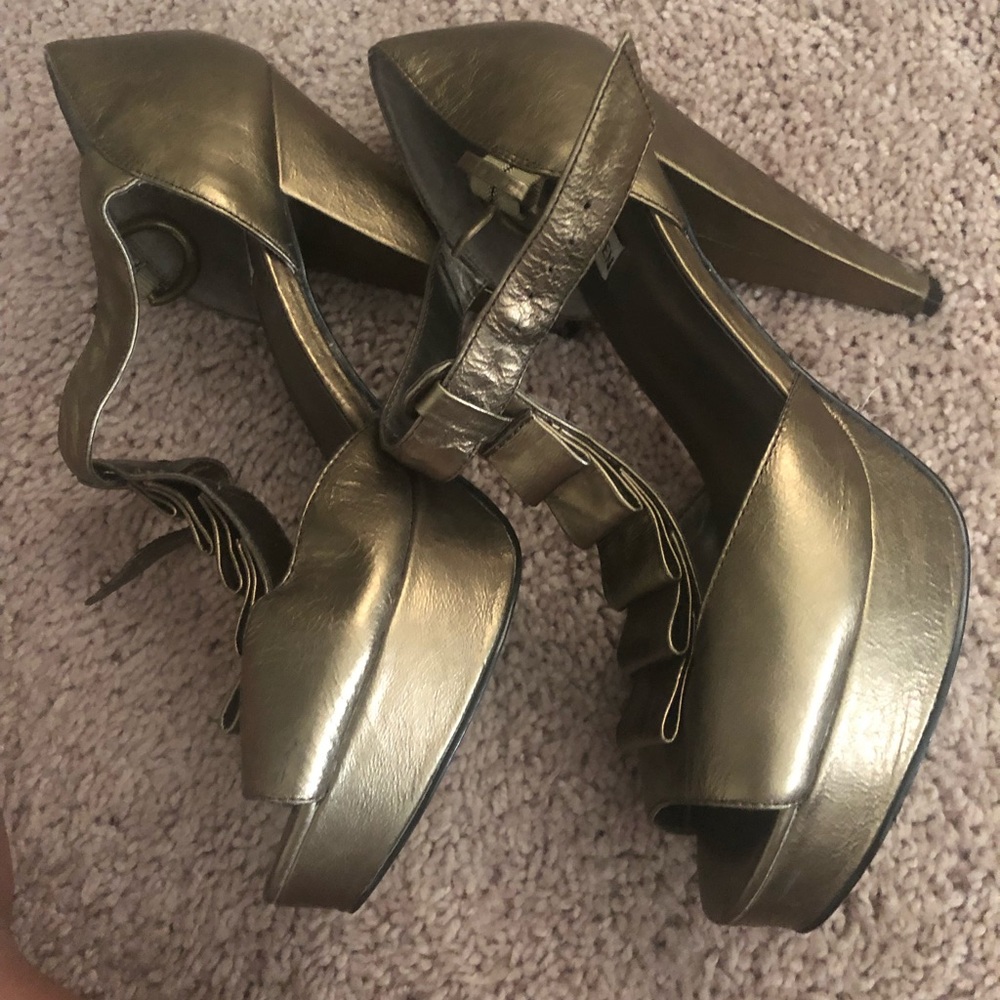 Steve Madden Bronze Heel